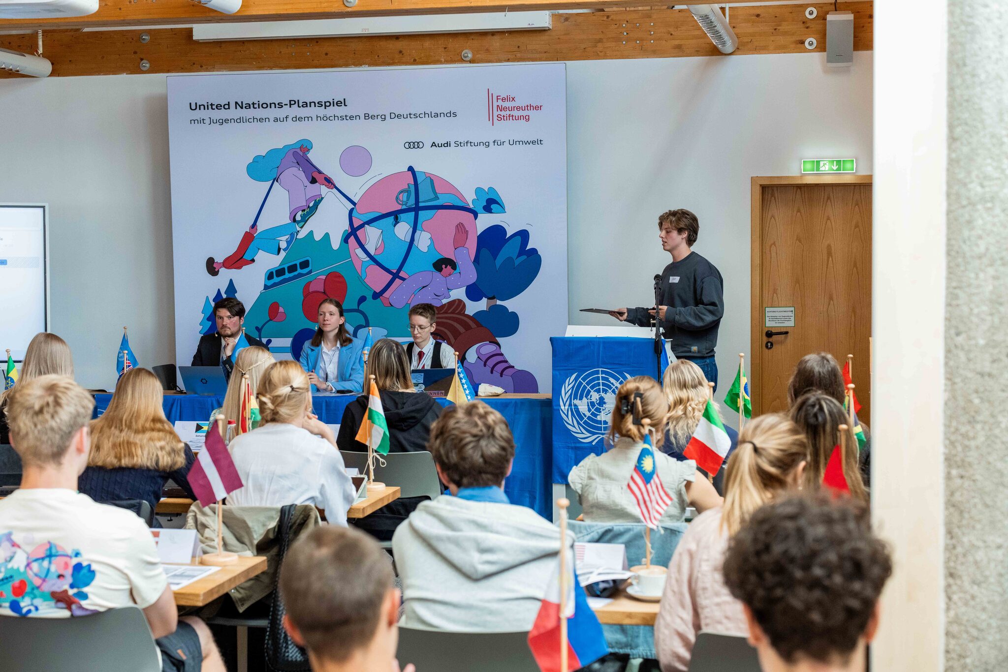 Austausch zwischen den Delegationen | © Jonas Melcher