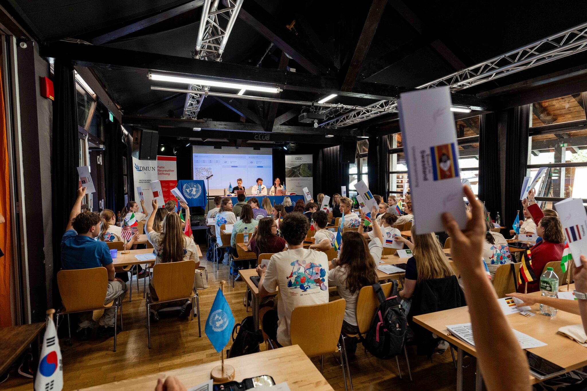 Abstimmung über die Resolutionsentwürfe | © Jonas Melcher